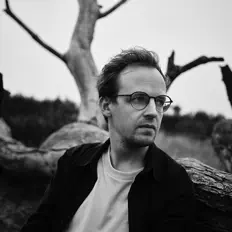 Mirek Coutignyを聴いたり、ミュージックビデオを鑑賞したり、経歴やツアー日程などを確認したりしましょう！