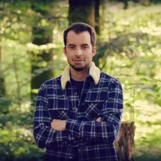 Ouve Athanata, vê vídeos de música, lê a biografia, vê as datas da digressão e muito mais!
