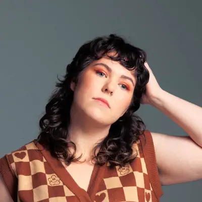 Listen to Darcy Fox, watch music videos, read bio, see tour dates & more!