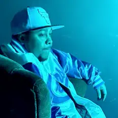 Dengarkan Lowkey, tonton video musik, baca bio, lihat tanggal tur & lainnya!