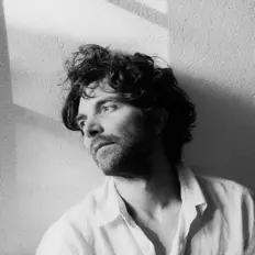 Luister naar Lasse Winkler, bekijk muziekvideo's, lees de bio, bekijk de tourdata, en meer!