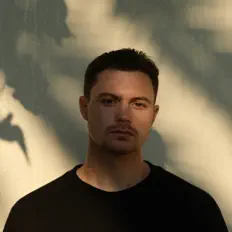 聆聽 sammy sandbox、觀看音樂影片、閱讀小傳、查看巡演日期等！