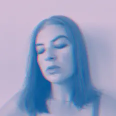 Paige Thesingを聴いたり、ミュージックビデオを鑑賞したり、経歴やツアー日程などを確認したりしましょう！