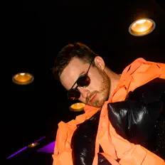 收听 Daniel Yacoubian、观看音乐视频、阅读小传、查看巡演日期等 ！