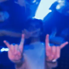 收听 LNRD.、观看音乐视频、阅读小传、查看巡演日期等 ！