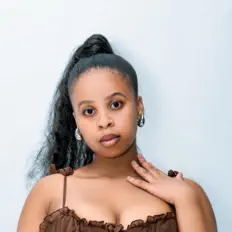 收听 Liso M、观看音乐视频、阅读小传、查看巡演日期等 ！