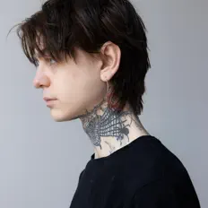 Luister naar Hampi, bekijk muziekvideo's, lees de bio, bekijk de tourdata, en meer!