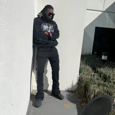 Michael the Kid सुनें, म्यूज़िक वीडियो देखें, बायो पढ़ें, दौरे की तारीखें और बहुत कुछ देखें!