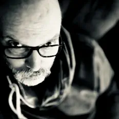 Malcolm Fを聴いたり、ミュージックビデオを鑑賞したり、経歴やツアー日程などを確認したりしましょう！