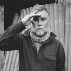 Écoutez Råå, regardez des vidéoclips, lisez la biographie, consultez les dates de tournée et plus encore !