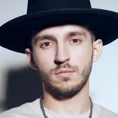 Escucha a KOREL, mira vídeos musicales, lee la biografía, consulta fechas de giras y mucho más.