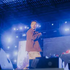 收听 Gemlest、观看音乐视频、阅读小传、查看巡演日期等 ！