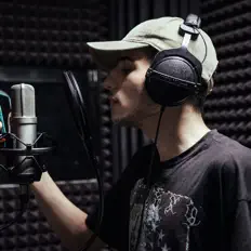 Poslechněte si interpreta K.b.Y, sledujte hudební videa, přečtěte si životopis, podívejte se na data turné a další informace.