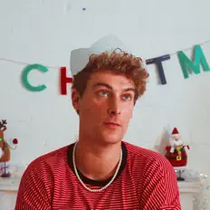 Listen to Ollie Hayes, watch music videos, read bio, see tour dates & more!