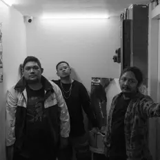 Dengarkan Eazymusiq, tonton video musik, baca bio, lihat tanggal tur & lainnya!