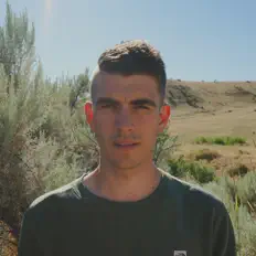 Starbirdを聴いたり、ミュージックビデオを鑑賞したり、経歴やツアー日程などを確認したりしましょう！