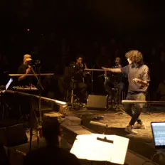 Dengarkan Castle in Time Orchestra, tonton video musik, baca bio, lihat tanggal tur & lainnya!