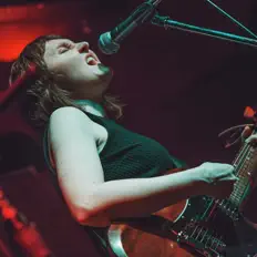 Ascolta Caitlin Glennon, guarda video musicali, leggi la biografia, vedi le date del tour & altro!