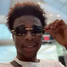 Posłuchaj wykonawcy Cuttboy Crippy, obejrzyj teledyski, przeczytaj biografię, zobacz daty tras koncertowych i nie tylko!