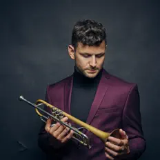 Poslechněte si interpreta Christoph Moschberger, sledujte hudební videa, přečtěte si životopis, podívejte se na data turné a další informace.
