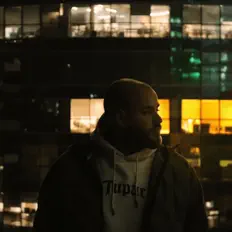 RATO을(를) 듣고, 뮤직 비디오를 보고, 약력을 읽고, 투어 일정 등을 확인하세요!