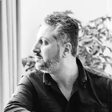 聆聽 Kaveh Cohen、觀看音樂影片、閱讀小傳、查看巡演日期等！