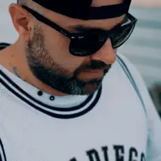 Daniele Kamaを聴いたり、ミュージックビデオを鑑賞したり、経歴やツアー日程などを確認したりしましょう！