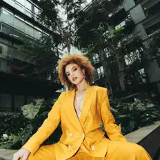 Ouça Lisandra Lizama, assista a videoclipes, leia a biografia, veja as datas das turnês e mais!