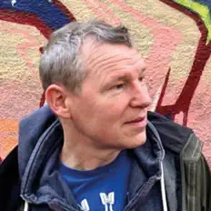 Paddy Thorne dinle, müzik videolarını izle, biyografisini oku, tur tarihlerini ve daha fazlasını gör!