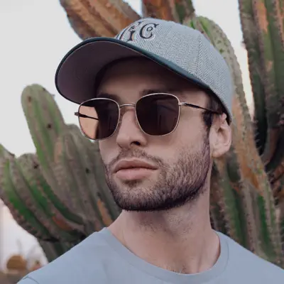 Listen to Sean Teszi, watch music videos, read bio, see tour dates & more!