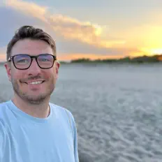 Poslechněte si interpreta Filder Traumfabrik, sledujte hudební videa, přečtěte si životopis, podívejte se na data turné a další informace.