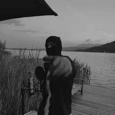 K92 सुनें, म्यूज़िक वीडियो देखें, बायो पढ़ें, दौरे की तारीखें और बहुत कुछ देखें!