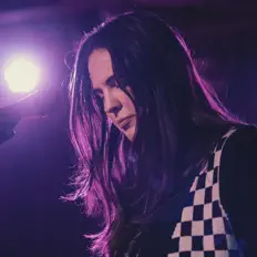 Poslechněte si interpreta Adalei, sledujte hudební videa, přečtěte si životopis, podívejte se na data turné a další informace.