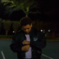 收听 X.U.L.、观看音乐视频、阅读小传、查看巡演日期等 ！