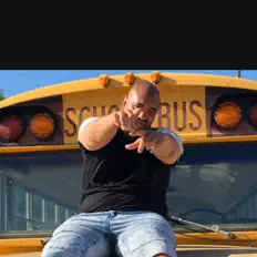 Escucha a Dj Skoolbus, mira videos musicales, lee su biografía, consulta las fechas de las gira y más.