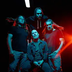 收听 In The Blind、观看音乐视频、阅读小传、查看巡演日期等 ！