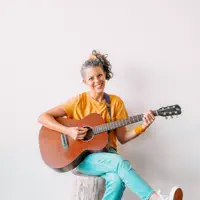 Ouve undefined, vê vídeos de música, lê a biografia, vê as datas da digressão e muito mais!