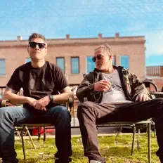 Nerves Baddington सुनें, म्यूज़िक वीडियो देखें, बायो पढ़ें, दौरे की तारीखें और बहुत कुछ देखें!