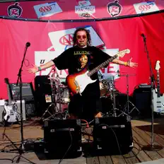 Brian Carmonaを聴いたり、ミュージックビデオを鑑賞したり、経歴やツアー日程などを確認したりしましょう！