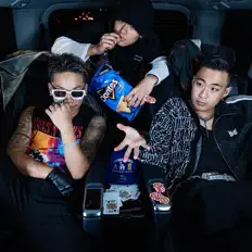 Dengarkan MhR, tonton video musik, baca bio, lihat tanggal tur & lainnya!