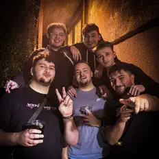 Poslechněte si interpreta KorazonSquad, sledujte hudební videa, přečtěte si životopis, podívejte se na data turné a další informace.