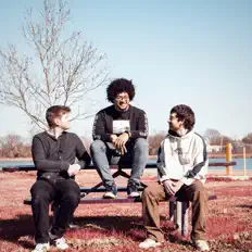 Ouve Inches from Glory, vê vídeos de música, lê a biografia, vê as datas da digressão e muito mais!
