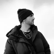 Listen to Shé, watch music videos, read bio, see tour dates & more!