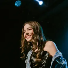 Listen to Ana Sofi W., watch music videos, read bio, see tour dates & more!