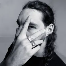 Escucha a Zonart, mira videos musicales, lee su biografía, consulta las fechas de las gira y más.