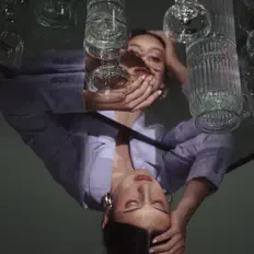 Luister naar Emma Siaud, bekijk muziekvideo's, lees de bio, bekijk de tourdata, en meer!