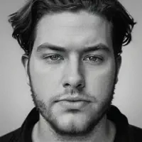 Posłuchaj wykonawcy undefined, obejrzyj teledyski, przeczytaj biografię, zobacz daty tras koncertowych i nie tylko!