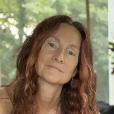 聆聽 Katy Samwell、觀看音樂影片、閱讀小傳、查看巡演日期等！
