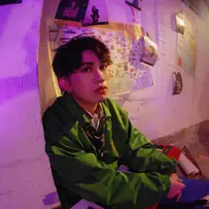 Ouça 陳浩, assista a videoclipes, leia a biografia, veja as datas das turnês e mais!