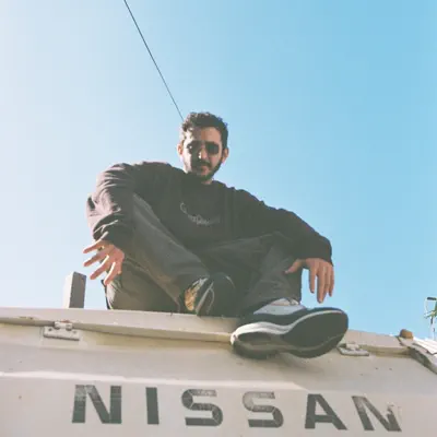 Listen to נחש משקפיים, watch music videos, read bio, see tour dates & more!